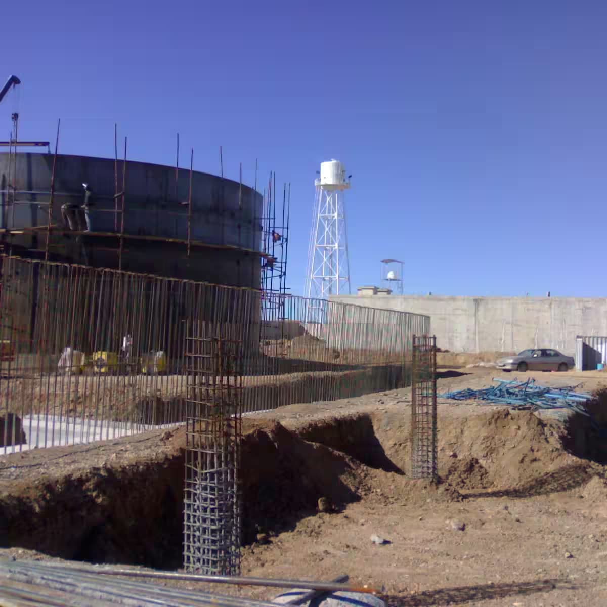 Construction of concrete structures for fuel oil tanks at Saroj Cement