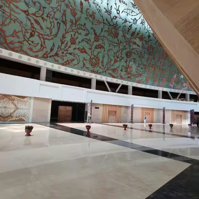 پروژه تکمیل فضای کنکورس مرکز همایش های بین المللی اصفهان