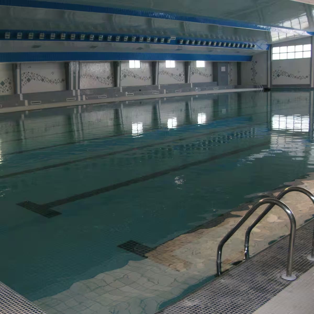 پروژه احداث استخر دانشگاه علوم پزشکی